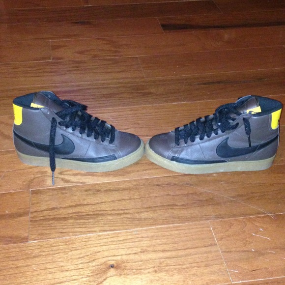 Nike sneakers ..............REDUCED.......!!!!