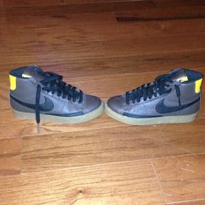 Nike sneakers ..............REDUCED.......!!!!