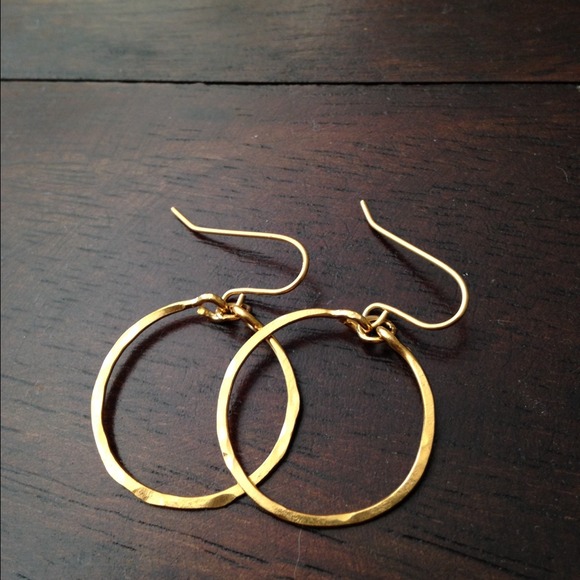 Small round gold earrings - gold plated - Picture 2 of 3