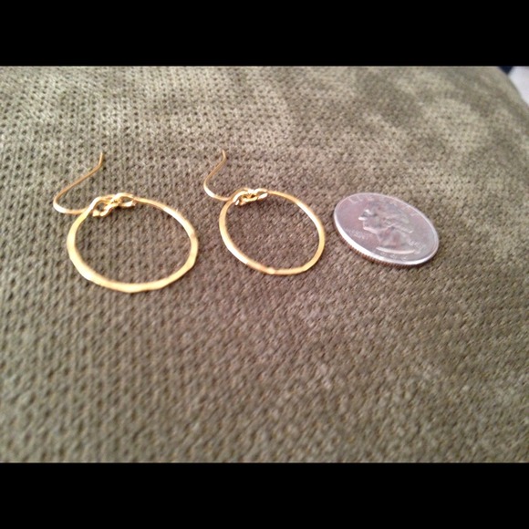 Small round gold earrings - gold plated - Picture 3 of 3