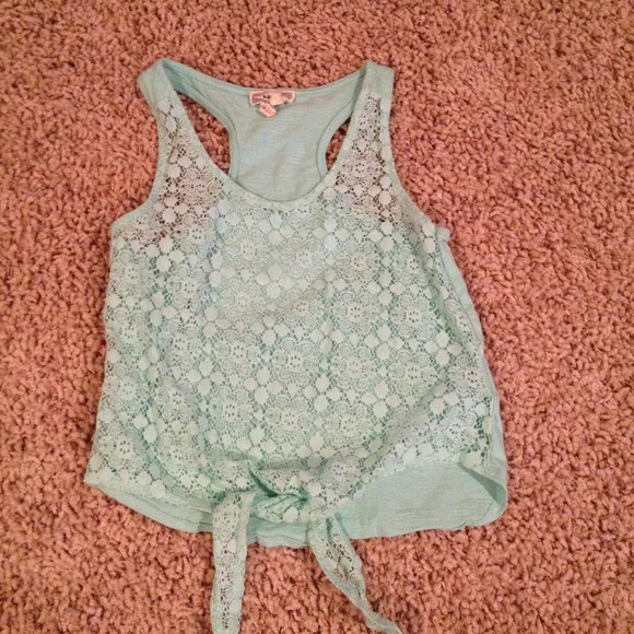 Kirra Tops - Kirra Cropped lace front top