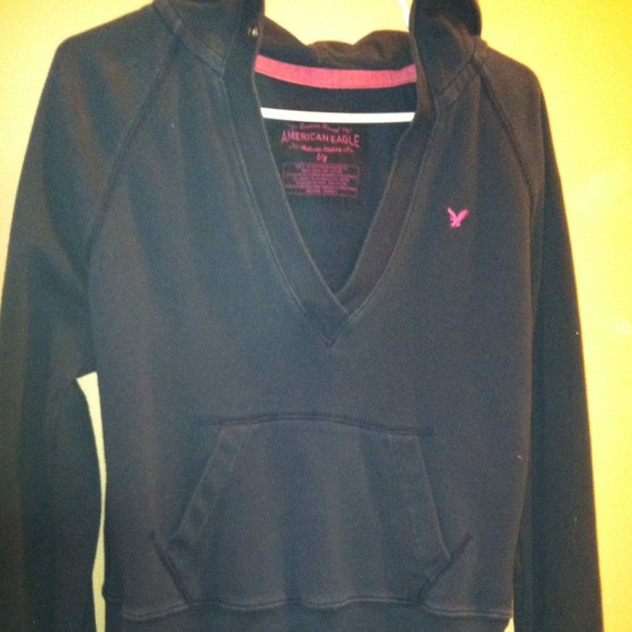 ⛔SOLD IN BUNDLE OF 3 TO @trouble_247⛔AE HOODIE