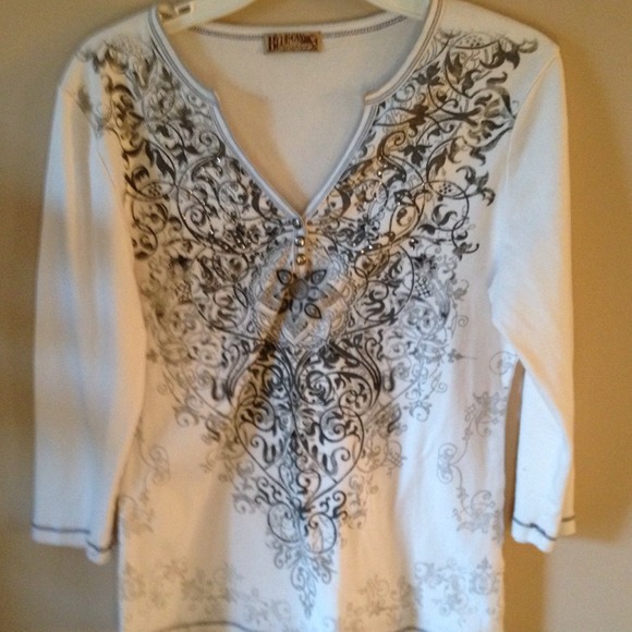Vintage white , grey, black top w/ rhinestones - Picture 1 of 1