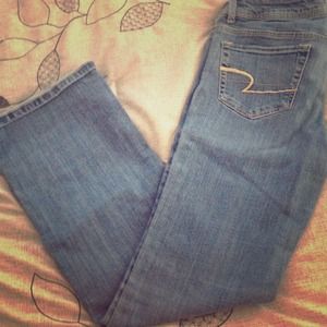 Brand new American eagle jeans. Size 6.