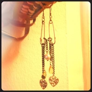 Trendy, shoulder grazing earrings