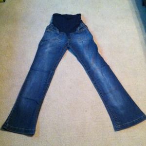 **SOLD**Cute maternity jeans!!