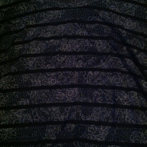 **SOLD**Maternity/regular top!! - Picture 2 of 2