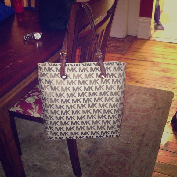 MK! Michael Kors