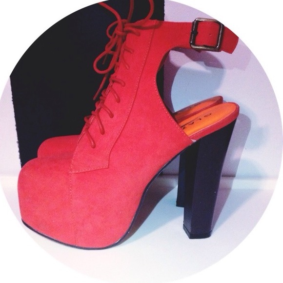 Jeffrey Campbell look a like