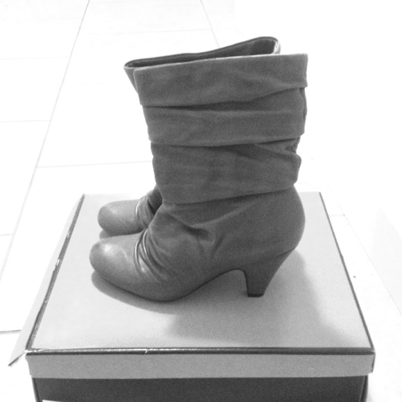 Grey cute boots