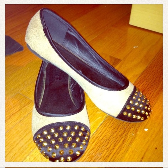 Shoes - Studded flats