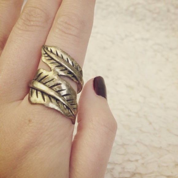 Jewelry - 🚨 SOLD Double Feather Ring