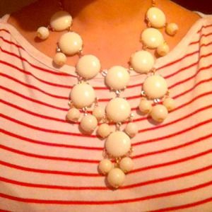 White bubble necklace NWOT
