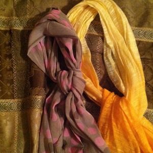 *Trade****Scarf bundle and purse and wallet bundle