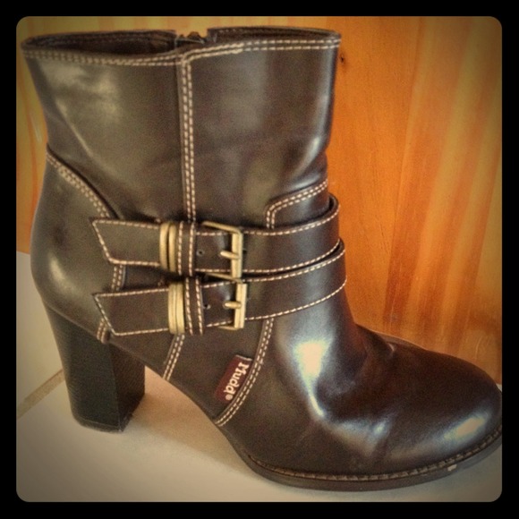 Ankle boots