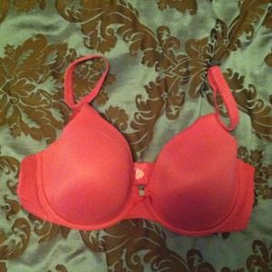HOLDVictoria's Secret 38C Body by Victoria Bra