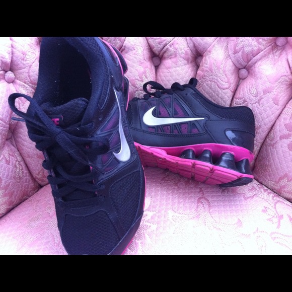 💢💢SOLD💢💢Nike running shoes💢💢