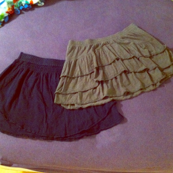 Bundle of 2 Medium American Eagle Skirts