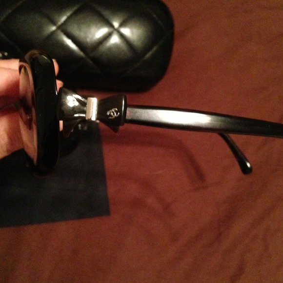 SOLD!! Chanel sunglasses - Picture 2 of 4
