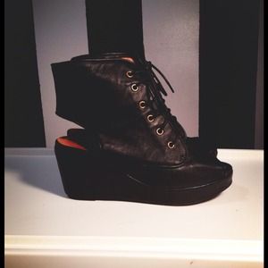 Jeffrey Campbell laced peep toe