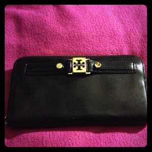 💋Butter Soft Black Tory Burch Wallet💋