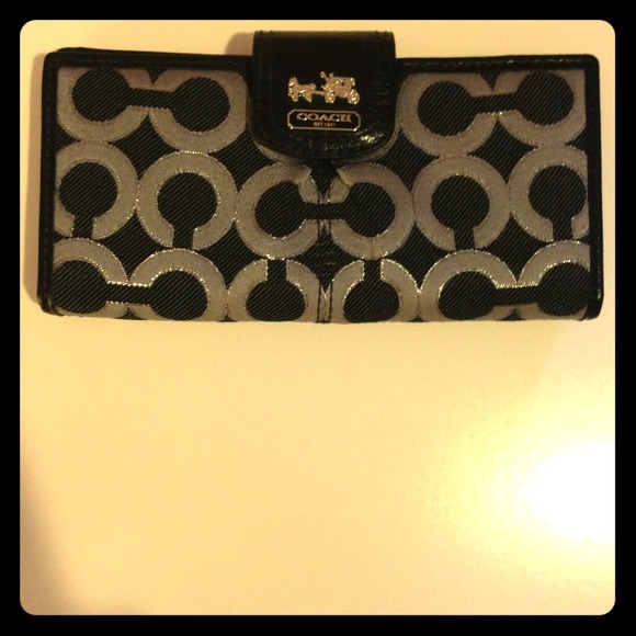 👍SOLD👍 NWT Authentic Coach Wallet
