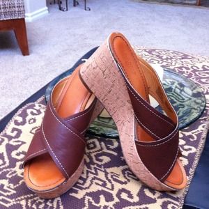 👎REDUCED SO Platform Wedge Sandals