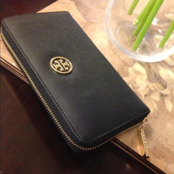 Tory burch black zip wallet - Picture 4 of 4