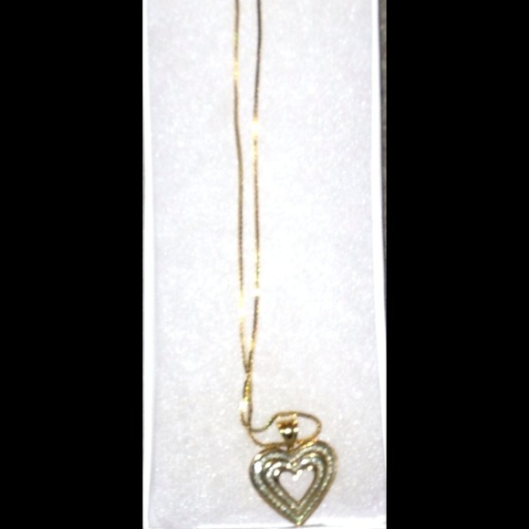 10k gold heart necklace