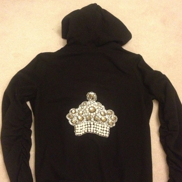 ***SOLD*** twisted heart hoodie!