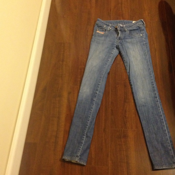 Crazy for Spring Jeans - Picture 4 of 4