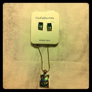 Necklace and matching earing