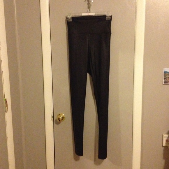 High-waisted leather-like leggings