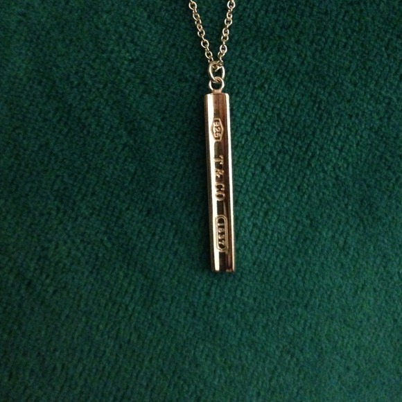 Tiffany necklace:bundled w/ heart shaped earrings