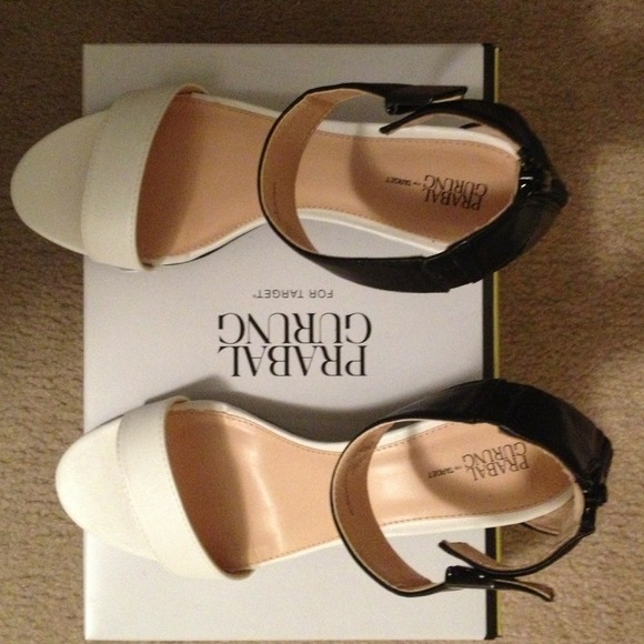 Black and white Prabal Gurung wedges - 8.5