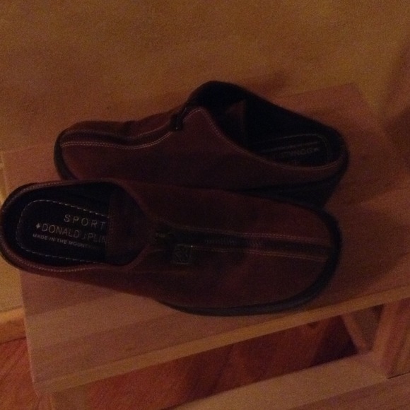 Leather mules sassy front zipper