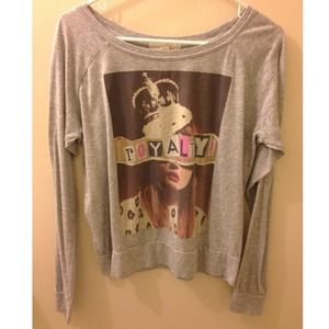 Royalty Graphic long sleeve top