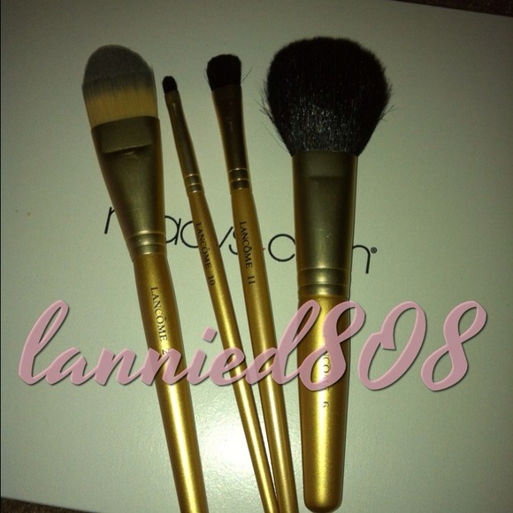 ❌Sold❌ Authentic Lancôme Holiday Brush set