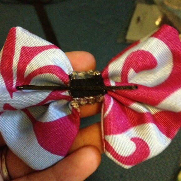 🚫🚫S O L D 🚫🚫 Hair bow - Picture 2 of 2