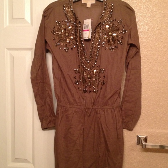Brown tunic/dress with gold/bronze embellish.