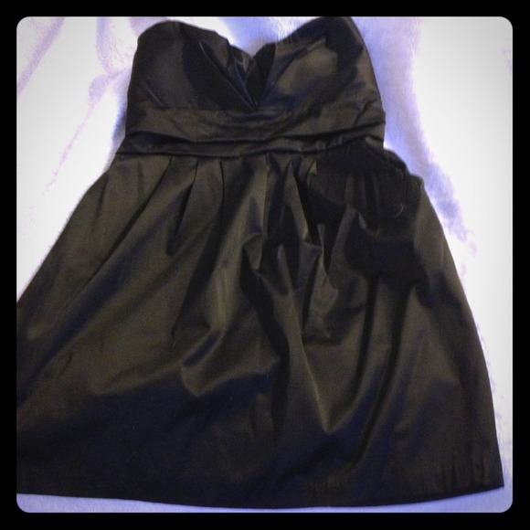 Dresses & Skirts - Black Strapless Cocktail Dress with pockets!!! 2x