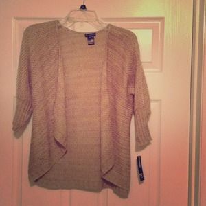 Brown cardigan with a hint of silver in material