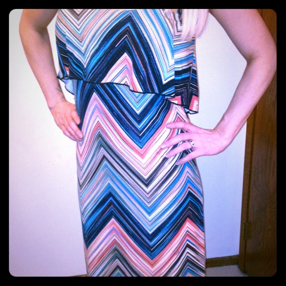 *SOLD* layered, chevron print maxi dress sz XS