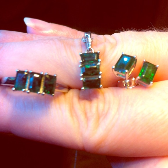 Santa Terezinha Emerald Sterling Silver 5 piece.