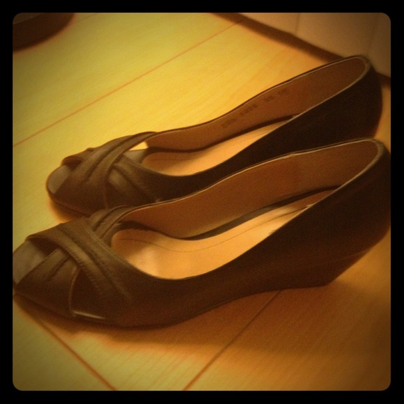 Black shoes