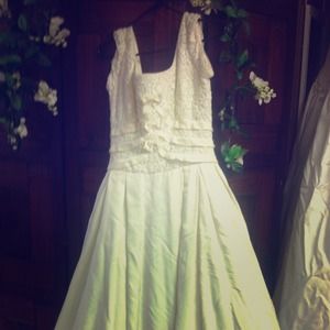 Wedding gown