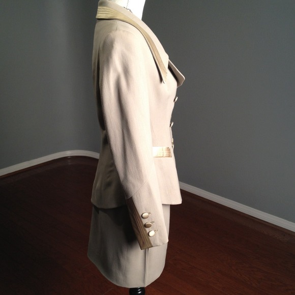 Rodney Vaugh Telford 2 piece beige Skirt Suit - Picture 3 of 4