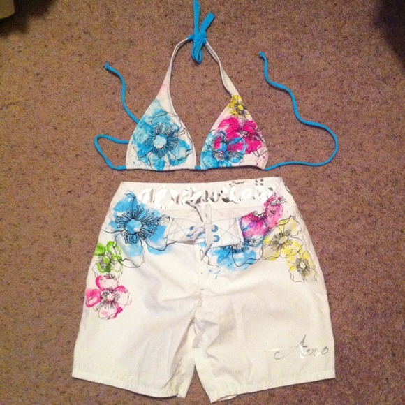 Aeropostale swim top and surfer shorts! 💋