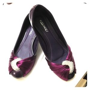 Purple party shoes.shiny crystals. Size 5.5-6.