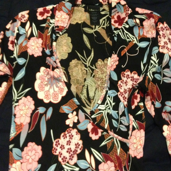 Blouse - Picture 2 of 4